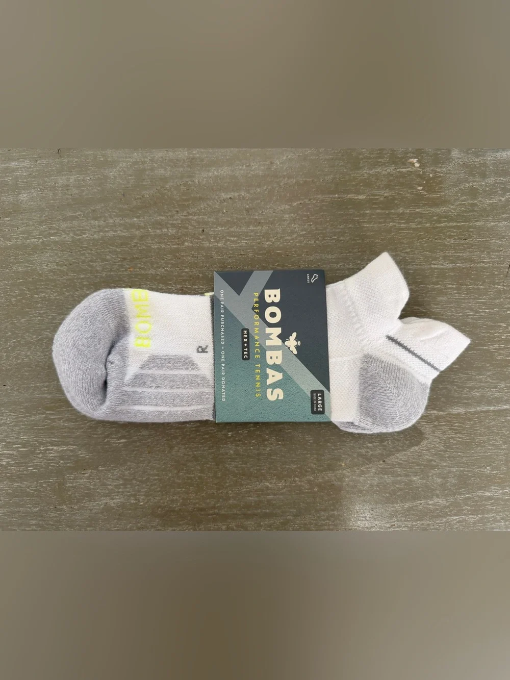 Bombas Men’s Performance Tennis Hex-Tec Ankle Socks. White, size large.